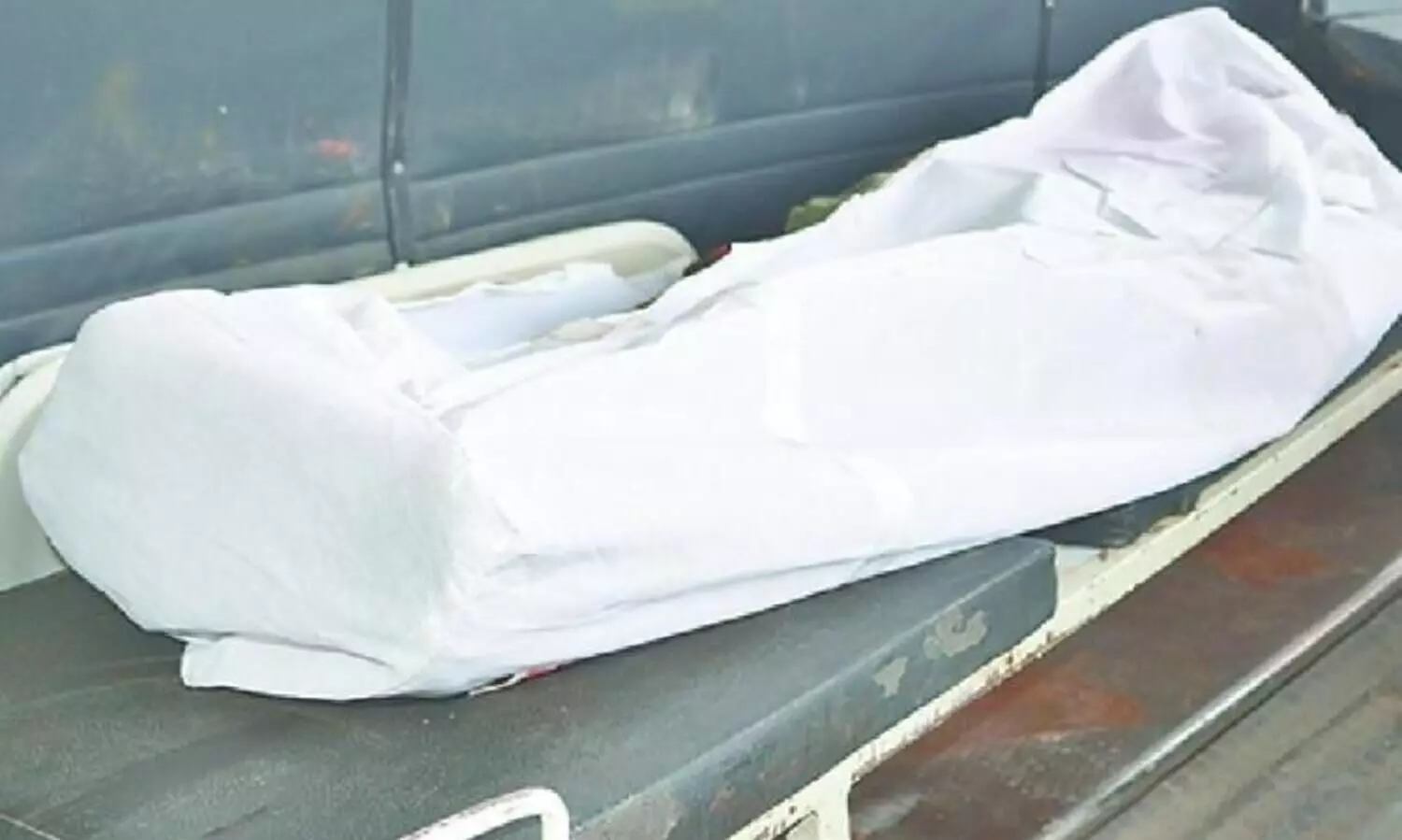 deadbody found in building