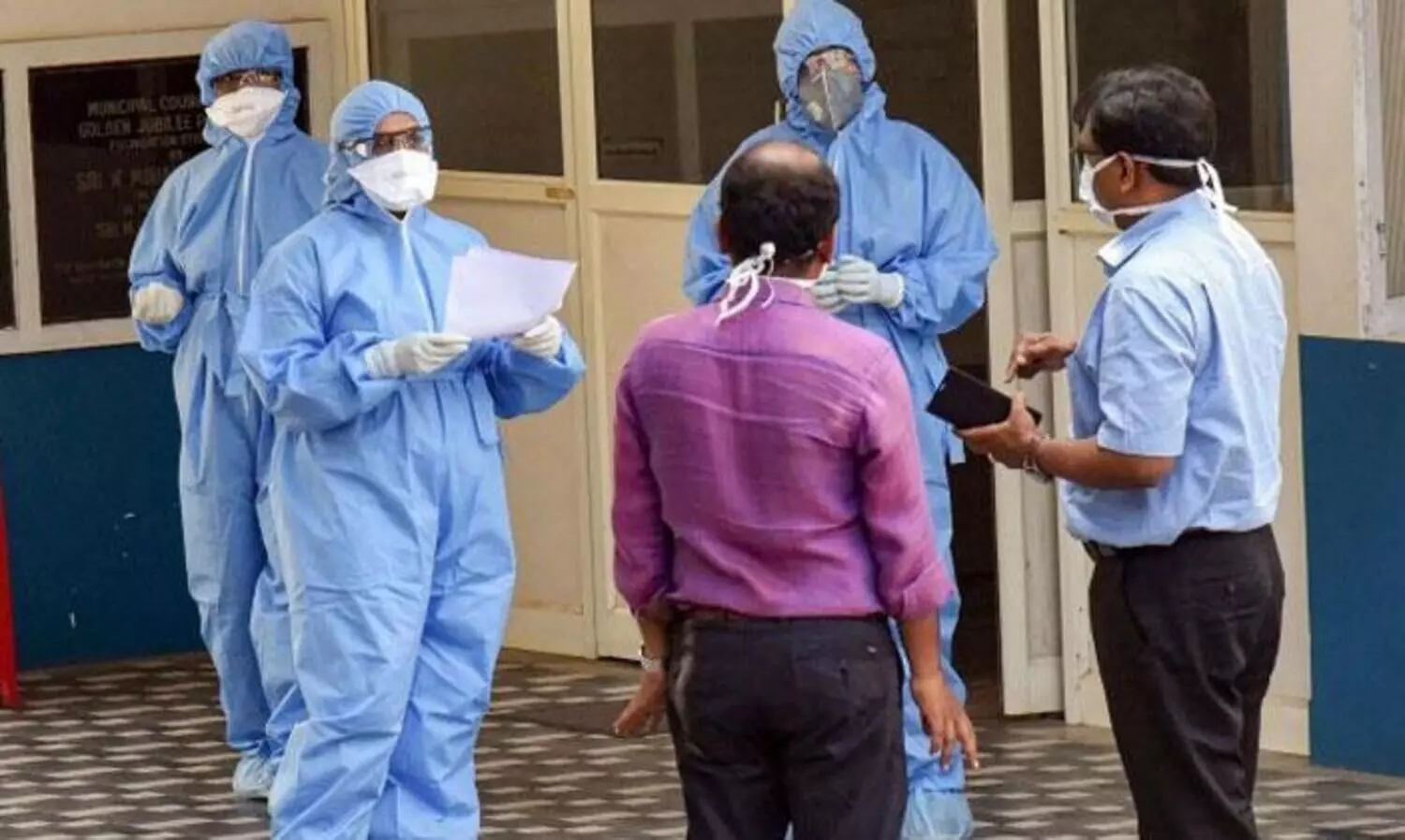 Covid confirmed to the public representative who had trespassed on the hospital