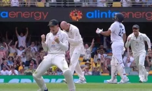 പാതി മഴയെടുത്ത്​ രണ്ടാംദിനം; ഓസീസിനെതിരെ ഇന്ത്യ പൊരുതുന്നു