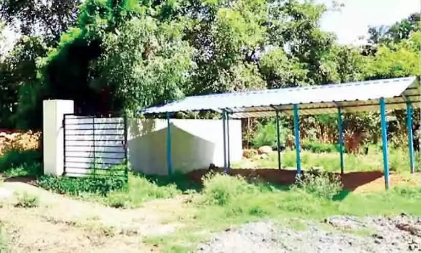 Caste discrimination in public cemetery; Controversy in Puthur Caste discrimination in public cemetery; Controversy in Puthur