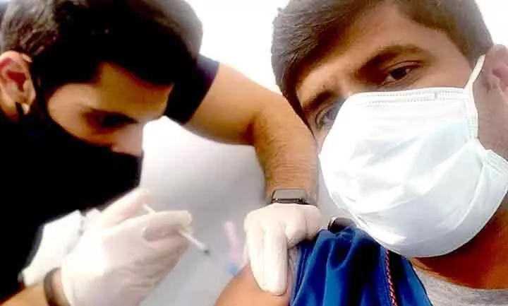 രണ്ടാം ഡോസ് കോവിഡ് വാക്സിനെടുത്ത് മലയാളികളും രണ്ടാം ഡോസ് കോവിഡ് വാക്സിനെടുത്ത് മലയാളികളും