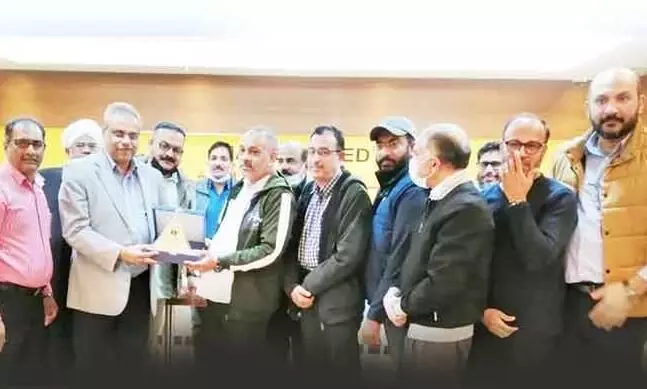 സി.കെ. അബ്ദുൽ അസീസിന് യാത്രയയപ്പ് സി.കെ. അബ്ദുൽ അസീസിന് യാത്രയയപ്പ്