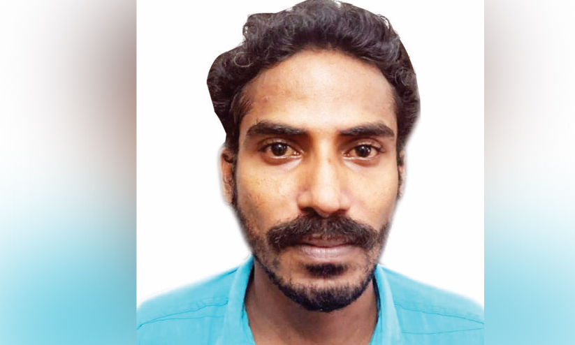 സ്റ്റേഷനിൽനിന്ന് ഓടിപ്പോയ പ്രതിയെ പിന്തുടർന്ന് പിടികൂടി സ്റ്റേഷനിൽനിന്ന് ഓടിപ്പോയ പ്രതിയെ പിന്തുടർന്ന് പിടികൂടി