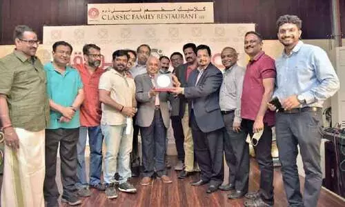 യാ​ത്ര​യ​യ​പ്പ് ന​ൽ​കി