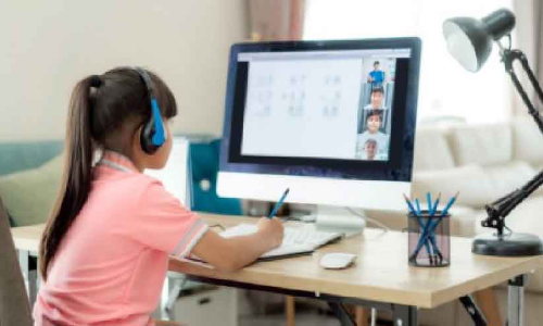 അ​ബൂ​ദ​ബി​യി​ൽ മൂ​ന്ന് ആ​ഴ്ച​കൂ​ടി ഓ​ൺ​ലൈ​ൻ പ​ഠ​ന​രീ​തി