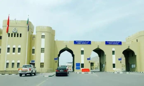 ഒമാൻ നാളെ മുതൽ കര അതിർത്തികൾ  അടക്കും