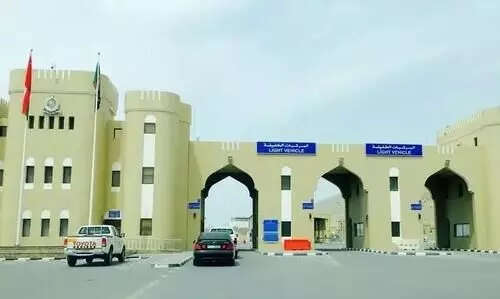 ഒമാൻ നാളെ മുതൽ കര അതിർത്തികൾ  അടക്കും