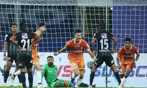 നോ​ർ​ത്ത്​​ ഈ​സ്​​റ്റി​ന്​ ജ​യം; ഗോ​വ-​ബ​ഗാ​ൻ സ​മ​നി​ല