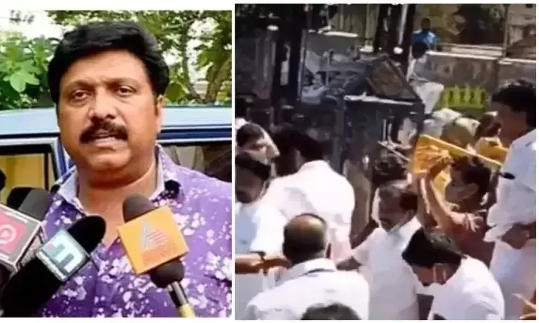 ചവറയിൽ ഗണേഷ് കുമാറിന്റെ കാർ കോൺഗ്രസ് പ്രവർത്തകർ തടഞ്ഞു; തകർത്തു ചവറയിൽ ഗണേഷ് കുമാറിന്റെ കാർ കോൺഗ്രസ് പ്രവർത്തകർ തടഞ്ഞു; തകർത്തു