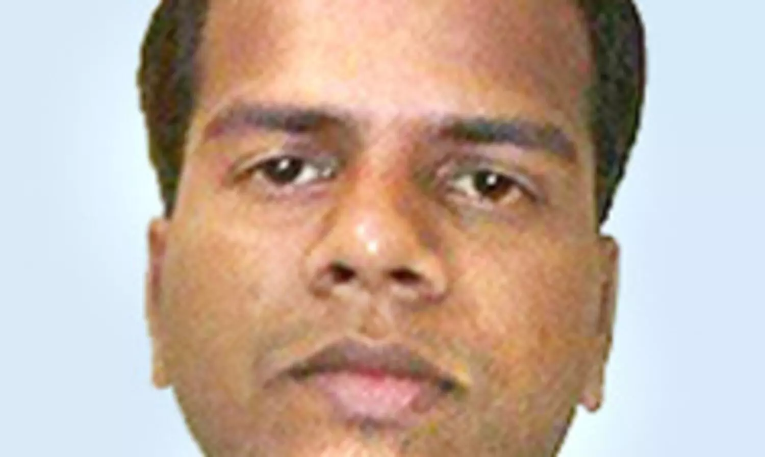 ബൈ​ക്കി​ൽ കാ​റി​ടി​ച്ച് യു​വാ​വ് മ​രി​ച്ചു