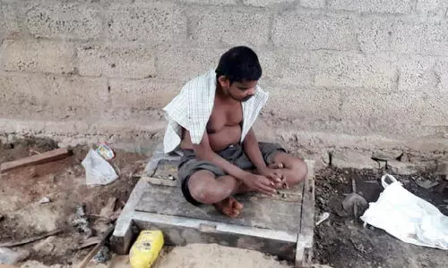 കു​ള​ത്തി​ല്‍ വീ​ണ്​ മ​രി​ച്ചെ​ന്ന്​ ക​രു​തി​യ ഭിന്നശേഷിക്കാരനെ ജീ​വ​നോ​ടെ ക​ണ്ടെ​ത്തി