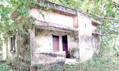 ഇടുക്കിയിൽ ടൂറിസം വകുപ്പ്​ കെട്ടിടങ്ങൾ നശിക്കുന്നു