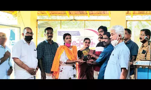 ലക്ഷംവീട് കോളനിയിലെ ജിതി​​‍െൻറ ഡോക്ടറേറ്റിന് തിളക്കമേറെ