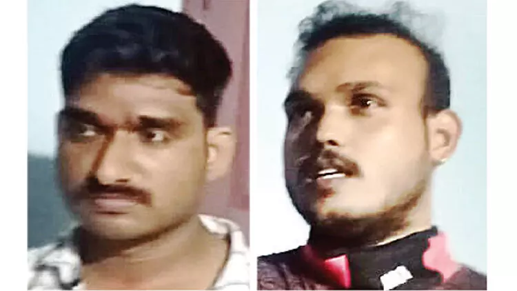 ചക്കാമുക്കിൽനിന്ന് ചാരായവും വാഷും പിടികൂടി; രണ്ടുപേർ അറസ്റ്റിൽ ചക്കാമുക്കിൽനിന്ന് ചാരായവും വാഷും പിടികൂടി; രണ്ടുപേർ അറസ്റ്റിൽ