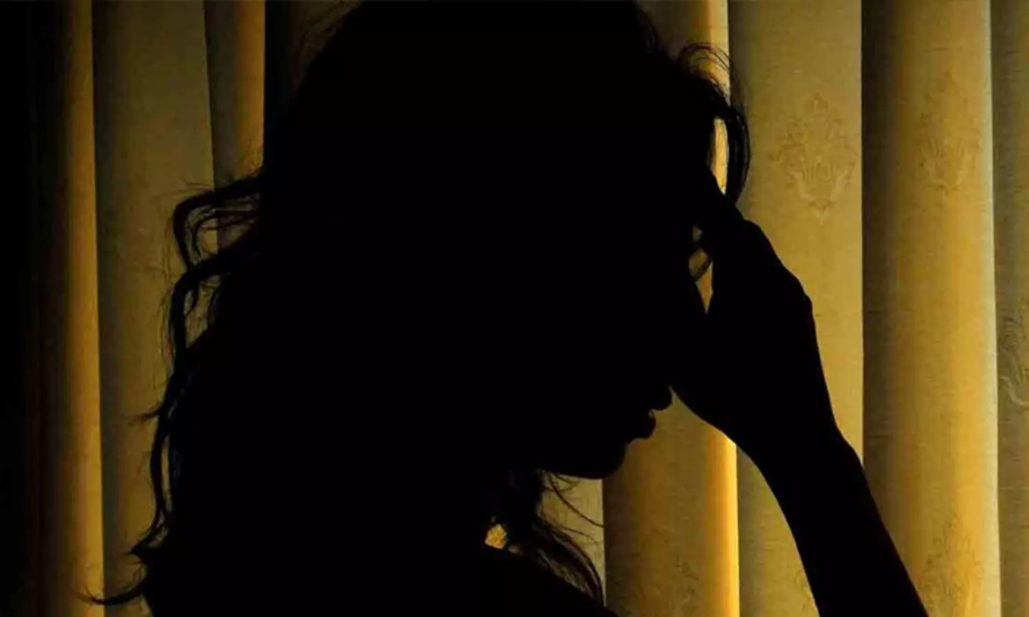 പൈലറ്റ് വിവാഹ വാഗ്ദാനം നൽകി പീഡിപ്പിച്ചെന്ന് സീരിയൽ നടി