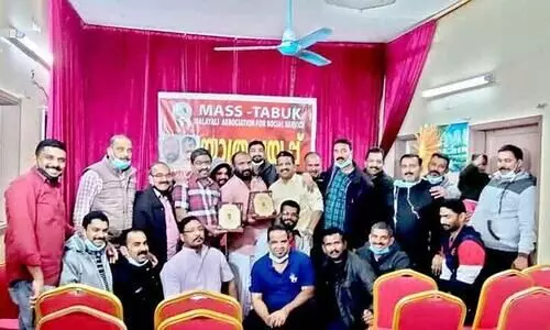 ബി​നോ​ൾ ഫി​ലി​പ്, ജി​ജോ മാ​ത്യു എ​ന്നി​വ​ർ​ക്ക് യാ​ത്ര​യ​യ​പ്പ് ന​ൽ​കി