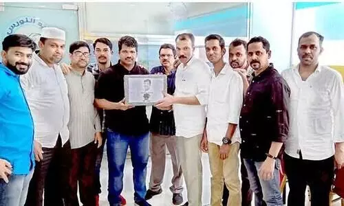 അ​ബ്​​ദു​ൽ റ​ഷീ​ദി​ന് യാ​ത്ര​യ​യ​പ്പ് ന​ൽ​കി