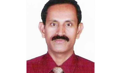 മൂ​ന്നു പ​തി​റ്റാ​ണ്ട് തി​ക​യാ​ൻ കാ​ക്കു​ന്നി​ല്ല;   പ്ര​സാ​ദ് വാ​ടാ​ന​പ്പ​ള്ളി​യി​ലേ​ക്ക് മ​ട​ങ്ങു​ന്നു