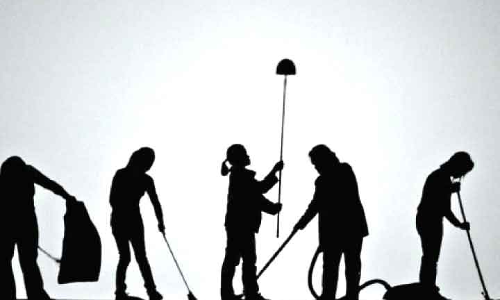 ഗാ​ർ​ഹി​ക​ത്തൊ​ഴി​ലാ​ളി റി​ക്രൂ​ട്ട്​​മെൻറ്​: 990 ദീ​നാ​ർ മാ​ത്ര​മേ ഇൗ​ടാ​ക്കാ​വൂ എ​ന്ന്​ വാ​ണി​ജ്യ മ​ന്ത്രാ​ല​യം