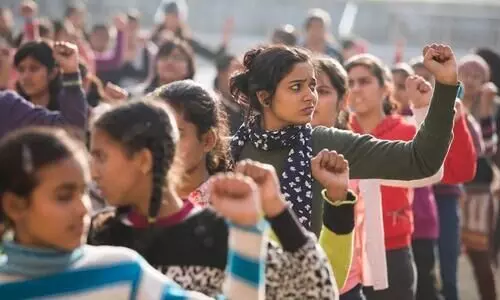 ലോക്​ഡൗണിൽ കൂപ്പുകുത്തിയ സമ്പദ്​ വ്യവസ്​ഥയുടെ വീണ്ടെടുക്കലിൽ പ്രധാനം സ്​ത്രീ പങ്കാളിത്തമോ?