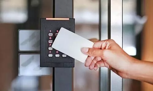 കാവലിന്​ യന്ത്രം റെഡി; ഇടക്കിടെ ചായ കുടിക്കാൻ ഇറങ്ങുന്ന സെക്രട്ടറിയേറ്റ്​ ജീവനക്കാർക്ക്​ ഇനി ഹാജറുണ്ടാകില്ല