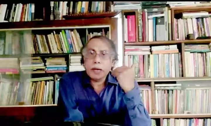 യു.​എ. ഖാ​ദ​ർ സ​ങ്കു​ചി​ത ദേ​ശീ​യ​ത​യും ഭാ​ഷാ​തി​ർ​ത്തി​ക​ളും ഭേ​ദി​ച്ച എ​ഴു​ത്തു​കാ​ര​ൻ