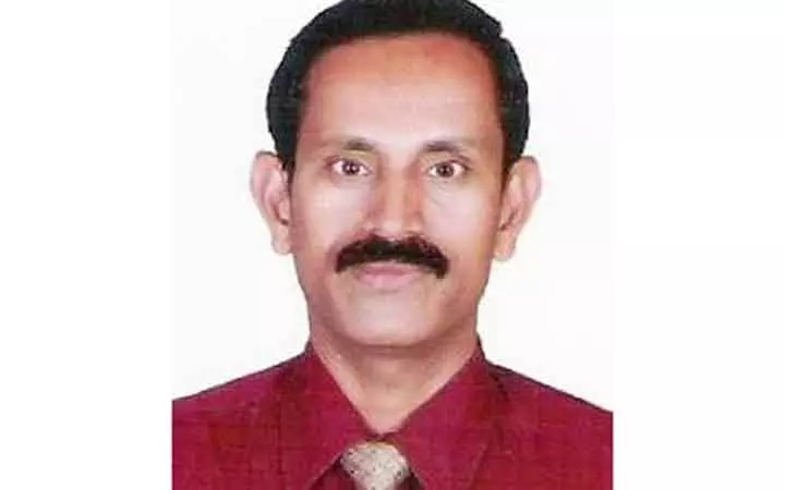 മൂന്നു പതിറ്റാണ്ട് തികയാൻ കാക്കുന്നില്ല; പ്രസാദ് വാടാനപ്പള്ളിയിലേക്ക് മടങ്ങുന്നു മൂന്നു പതിറ്റാണ്ട് തികയാൻ കാക്കുന്നില്ല; പ്രസാദ് വാടാനപ്പള്ളിയിലേക്ക് മടങ്ങുന്നു