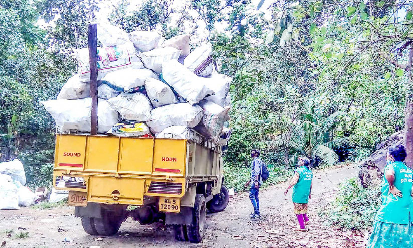 പാഴ്വസ്തുക്കള് വിലനൽകി ഏറ്റെടുക്കാൻ ക്ലീന് കേരള പാഴ്വസ്തുക്കള് വിലനൽകി ഏറ്റെടുക്കാൻ ക്ലീന് കേരള