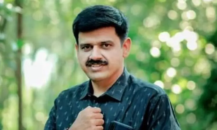 Palakkad candidates: Sandeep Warrier with Sasikala