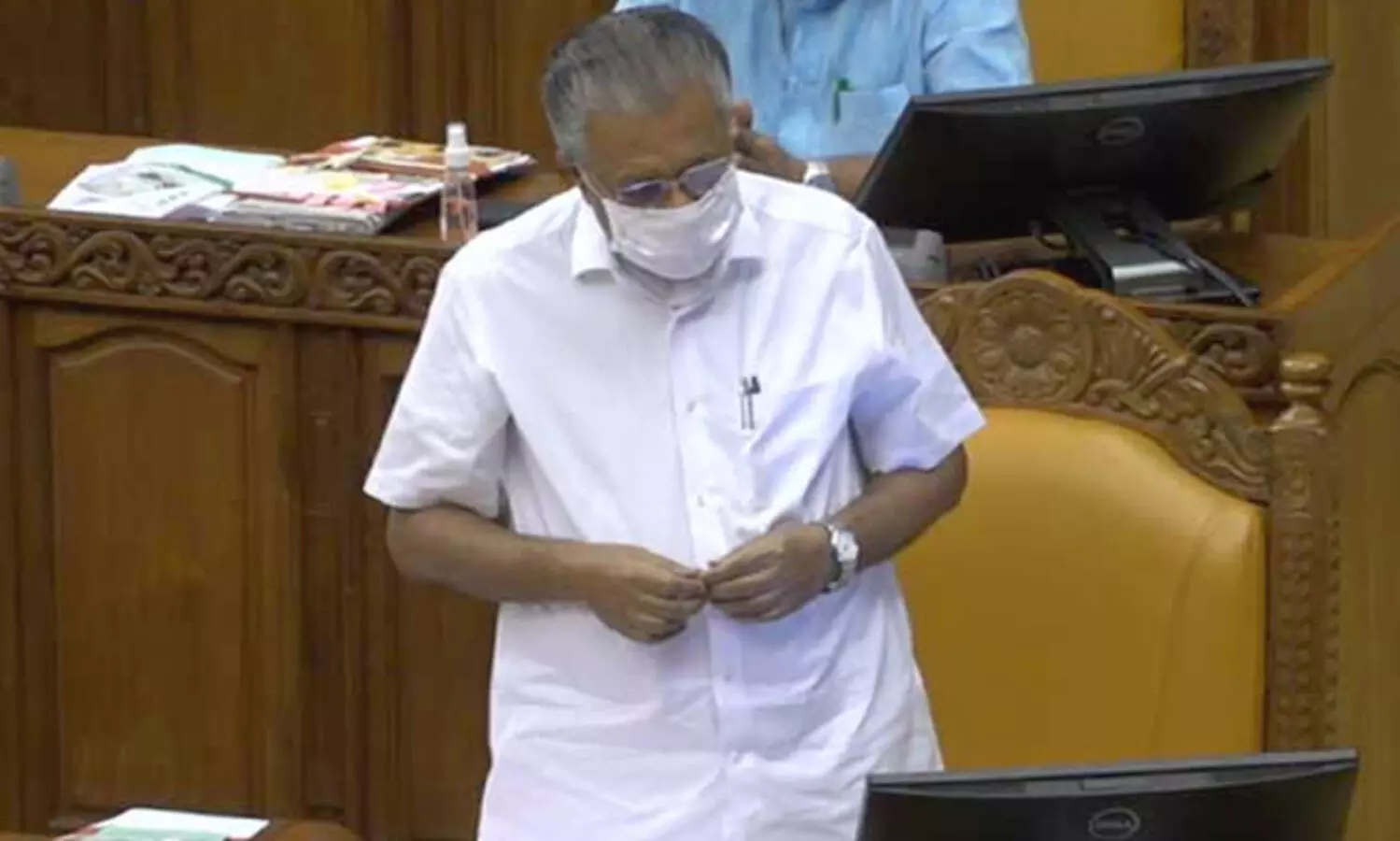 കുത്തകാവകാശം നൽകാൻ നീക്കം; വിമാനത്താവളം അദാനി ഗ്രൂപ്പിന് നൽകിയതിനെതിരെ മുഖ്യമന്ത്രി