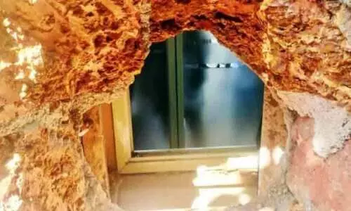 ഉടുതുണിയില്ലാതെ മോഷ്​ടാവ്​; ജ്വല്ലറിയുടെ ചുമർ തുരന്ന് ആഭരണം കവർന്നു