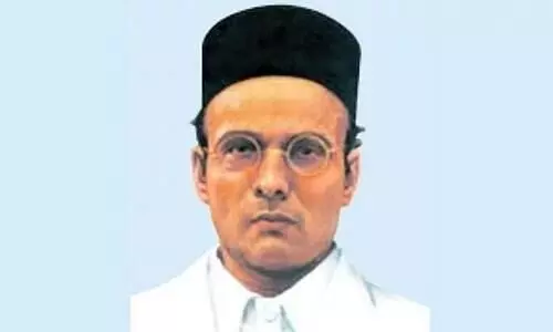 യു.പി നിയമസഭയിൽ സവർക്കറുടെ ചിത്രം; നീക്കണമെന്ന്​ കോൺഗ്രസ്​