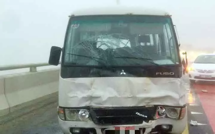അപകടത്തിനിടയാക്കിയത് കനത്ത മൂടൽമഞ്ഞ്: അബൂദബിയിൽ 19 വാഹനങ്ങൾ കൂട്ടിയിടിച്ചു; ഒരാൾ മരിച്ചു, എട്ടുപേർക്ക് പരിക്ക് അപകടത്തിനിടയാക്കിയത് കനത്ത മൂടൽമഞ്ഞ്: അബൂദബിയിൽ 19 വാഹനങ്ങൾ കൂട്ടിയിടിച്ചു; ഒരാൾ മരിച്ചു, എട്ടുപേർക്ക് പരിക്ക്
