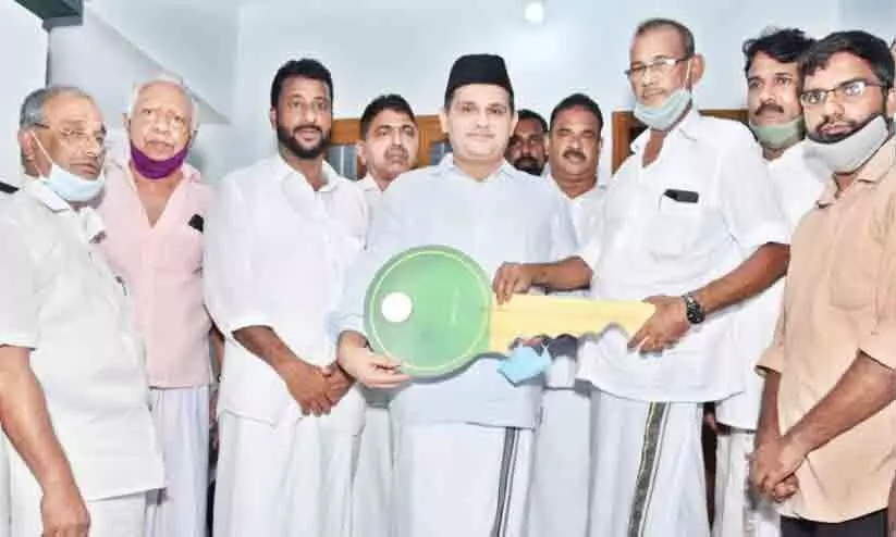 സി.പി.എം വര്‍ഗീയ ധ്രുവീകരണം സൃഷ്​ടിക്കുന്നു -മു​ന​വ്വ​റ​ലി ശി​ഹാ​ബ് ത​ങ്ങ​ള്‍