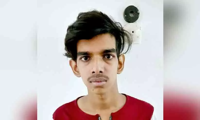 നരിക്കുനി ജ്വല്ലറിക്കവർച്ച: രണ്ടു പേർകൂടി പിടിയിൽ നരിക്കുനി ജ്വല്ലറിക്കവർച്ച: രണ്ടു പേർകൂടി പിടിയിൽ