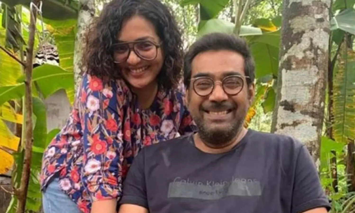 പാര്‍വതി - ബിജു മേനോന്‍ ചിത്രം; ഫസ്റ്റ് ലുക്ക് പോസ്റ്ററും ടീസറും റിലീസ് ചെയ്യുക കമല്‍ഹാസനും ഫഹദും