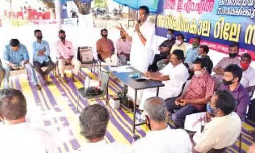 ഭെൽ ഇ.എം.എൽ ഏറ്റെടുക്കൽ: കാത്തിരിപ്പ് കേന്ദ്ര സർക്കാറിെൻറ അന്തിമ തീരുമാനത്തിന് –മന്ത്രി ഭെൽ ഇ.എം.എൽ ഏറ്റെടുക്കൽ: കാത്തിരിപ്പ് കേന്ദ്ര സർക്കാറിെൻറ അന്തിമ തീരുമാനത്തിന് –മന്ത്രി