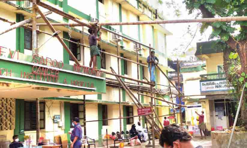 വാടക നൽകിയില്ല; കോവിഡ്​ വാർഡിന്​ മുന്നിലെ പന്തൽ അഴിച്ചു