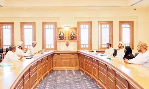 സ്വ​ദേ​ശി​ക​ളെ പി​രി​ച്ചു​വി​ടി​ല്ലെ​ന്ന്​ ക​മ്പ​നി​ക​ൾ