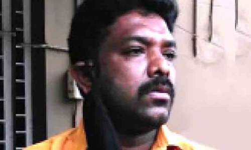 സി.​െഎ ചമഞ്ഞ് കള്ളനോട്ട്​ പരിശോധന; പണവുമായി മുങ്ങിയ യുവാവ് പിടിയിൽ