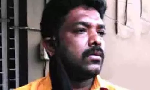 സി.​െഎ ചമഞ്ഞ് കള്ളനോട്ട്​ പരിശോധന; പണവുമായി മുങ്ങിയ യുവാവ് പിടിയിൽ