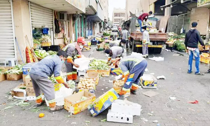 ദമ്മാമിൽ വ്യാപക റെയ്ഡ്: 89 സ്ഥാപനങ്ങൾ പൂട്ടി ദമ്മാമിൽ വ്യാപക റെയ്ഡ്: 89 സ്ഥാപനങ്ങൾ പൂട്ടി