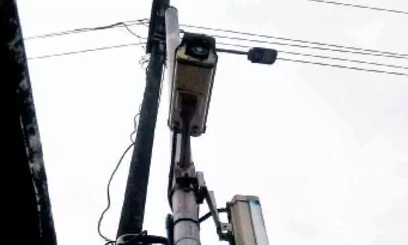 നി​രീ​ക്ഷ​ണ കാ​മ​റ​ക​ൾ നശിച്ചു; കണ്ണടച്ച്​ നീലേശ്വരം