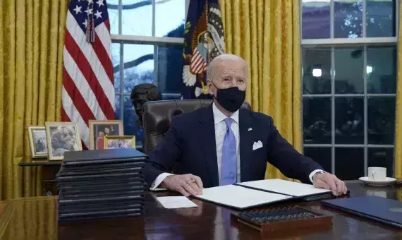 മുസ്ലിം യാത്രവിലക്ക് നീക്കി ബൈഡൻ; യു.എസ് വീണ്ടും ലോകാരോഗ്യ സംഘടനയിൽ മുസ്ലിം യാത്രവിലക്ക് നീക്കി ബൈഡൻ; യു.എസ് വീണ്ടും ലോകാരോഗ്യ സംഘടനയിൽ