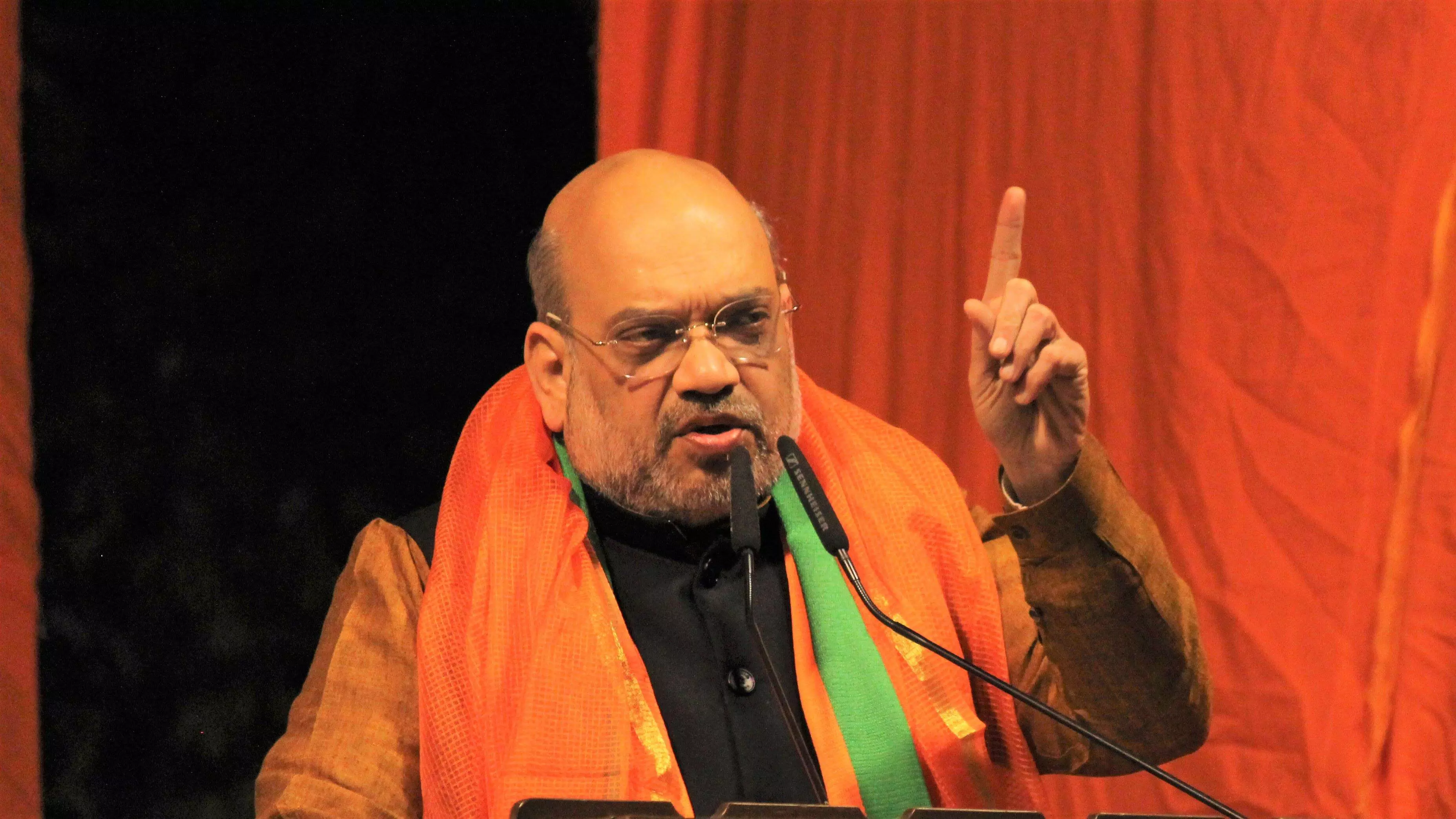 കോൺഗ്രസ്​ ജനങ്ങളെ ഭിന്നിപ്പിച്ച്​ ഭരിക്കുന്നു, അവർ ജയിച്ചാൽ നുഴഞ്ഞുകയറ്റക്കാർക്ക്​ വാതിലുകൾ തുറക്കും - അമിത്​ ഷാ