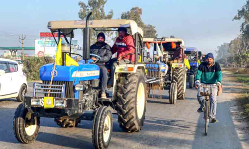 റി​പ്പ​ബ്ലി​ക് ദി​ന​ത്തി​ൽ രാ​ജ്യം ഇ​തു​വ​രെ കാ​ണാ​ത്ത കൂ​റ്റ​ൻ ക​ർ​ഷ​ക പ​രേ​ഡ്​; ​ഡ​ൽ​ഹി​യി​ലെ അ​തി​ർ​ത്തി​ക​ളൊ​രു​ങ്ങി