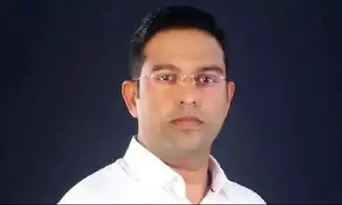 കോടതിയലക്ഷ്യക്കേസിലെ ശിക്ഷ റദ്ദാക്കാൻ ആവശ്യപ്പെട്ട് വി ഫോർ കൊച്ചി പ്രസിഡന്‍റ് നിപുൺ ചെറിയാൻ സുപ്രീംകോടതിയിൽ