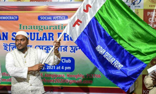 ബംഗാളിൽ മമതയെ തോൽപിക്കാൻ പുതിയ പാർട്ടിയുണ്ടാക്കി മുസ്ലിം മതനേതാവ് ബംഗാളിൽ മമതയെ തോൽപിക്കാൻ പുതിയ പാർട്ടിയുണ്ടാക്കി മുസ്ലിം മതനേതാവ്