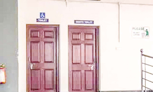 മി​നി​സി​വി​ൽ സ്‌​റ്റേ​ഷ​നി​ൽ ടോ​യ്‌​ല​റ്റു​ക​ൾ പൂ​ട്ടി