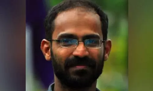 90 വയസ്സായ മാതാവിന് സിദ്ദീഖ് കാപ്പനെ കാണാൻ വിഡിയോ കോൺഫറൻസിന് വാക്കാൽ അനുമതി 90 വയസ്സായ മാതാവിന് സിദ്ദീഖ് കാപ്പനെ കാണാൻ വിഡിയോ കോൺഫറൻസിന് വാക്കാൽ അനുമതി